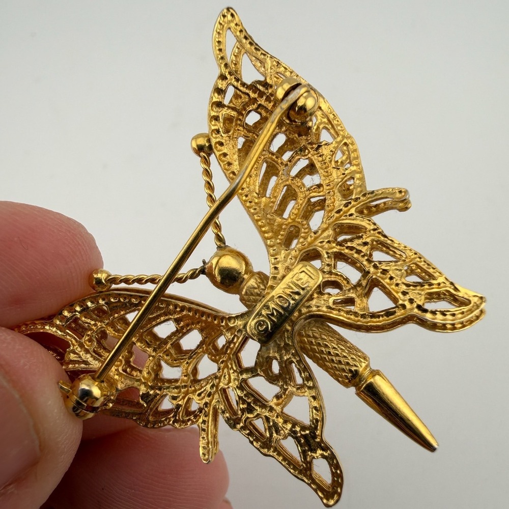 Vintage Monet Butterfly Brooch Small Gold Tone Excellent Layered Filigree Pin - Picture 6 of 8